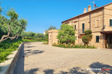 Il giardino dell'antico casale Bonaparte