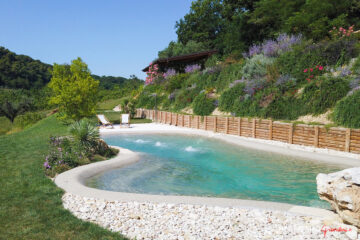 Ristrutturazione giardino del casale in campagna piscina naturale