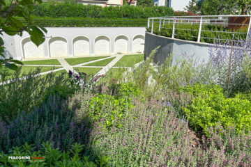 scarpata-fiorita-cespugli-tappezzanti